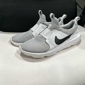 Nike AD Comfort 'Pure Platinum'